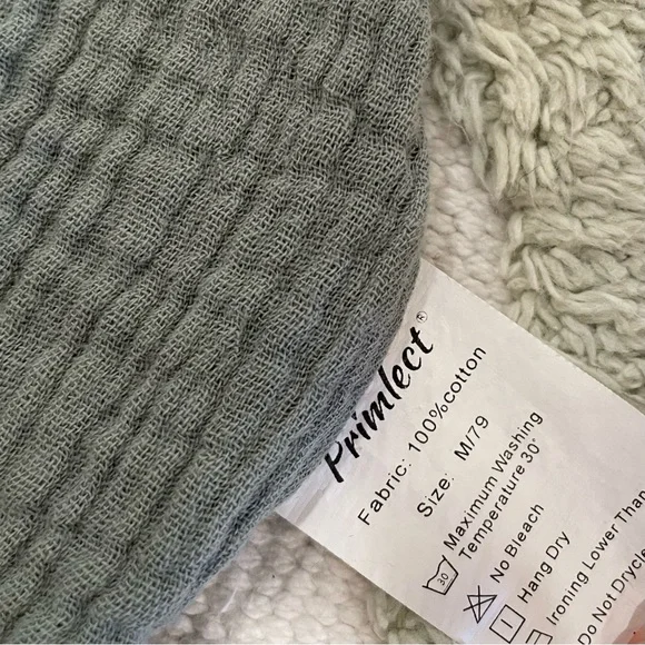 Bundle of Two Muslin Sleep Sacks - Beige Rainbow Print + Sage Green - 6-12 Month - Picture 4 of 4